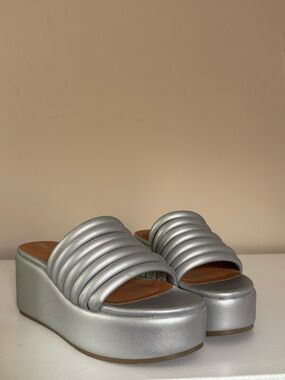 Womens Silver Quilted Platform Slide Sandals - Metallic Slide Wedges